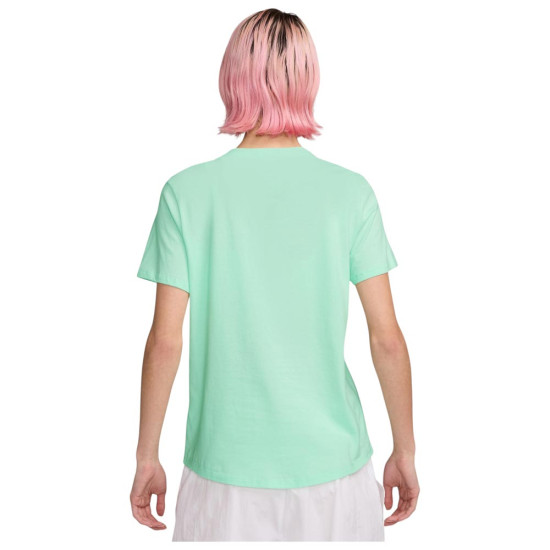 Nike Γυναικεία κοντομάνικη μπλούζα Sportswear Club Essentials T-Shirt